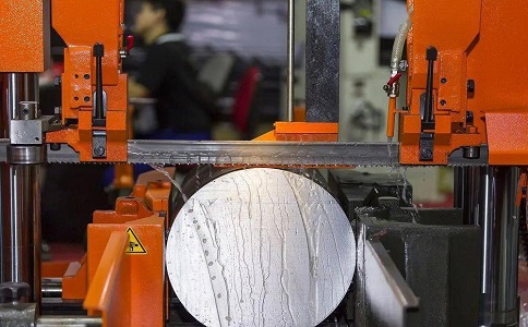 夹江立式金属带锯床切削出现跑带故障解决方法！